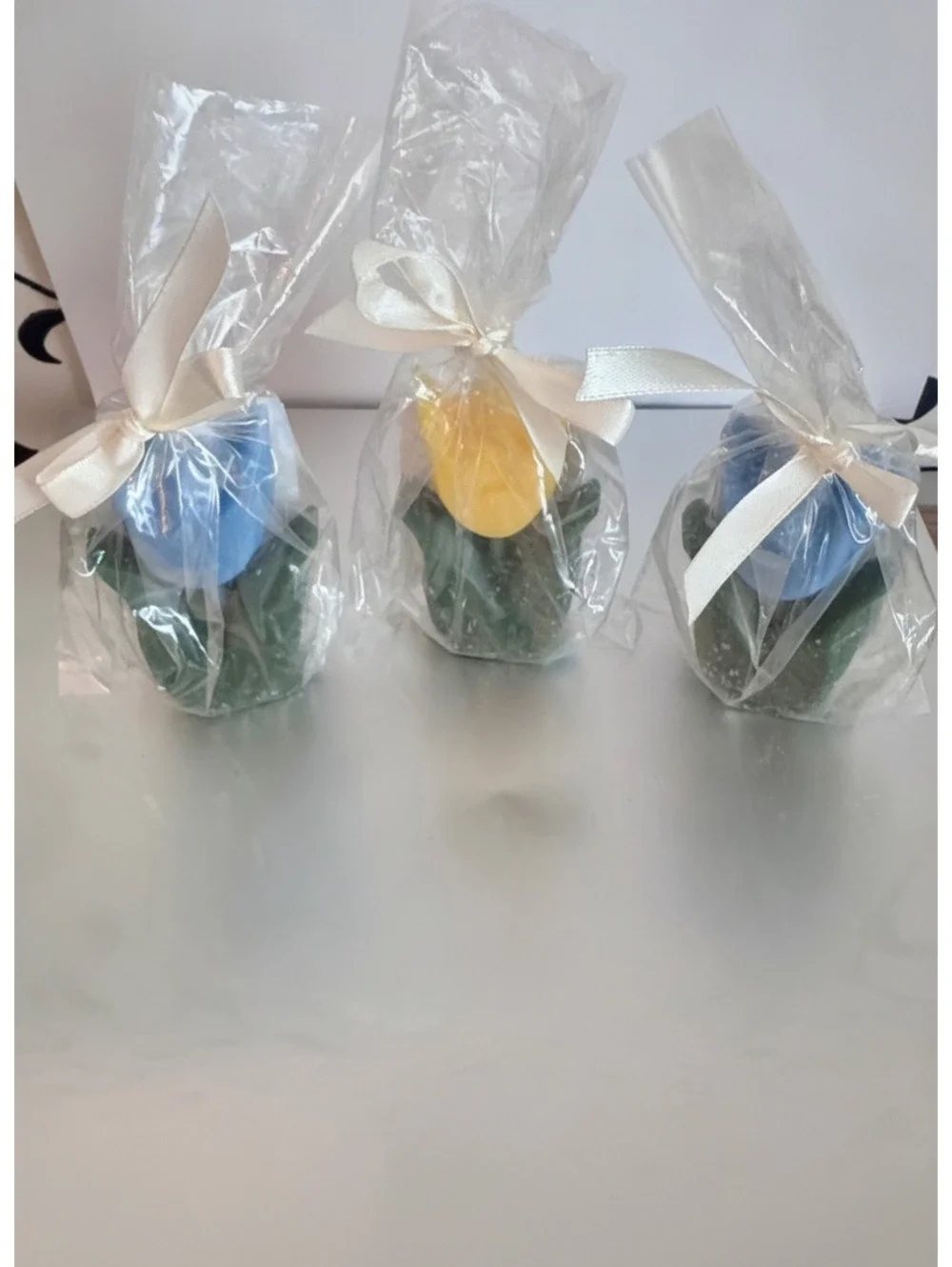 Set of 3 Decorative Flower Candles in Blue and Yellow